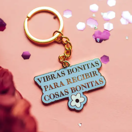 Vibras Bonitas Keychain